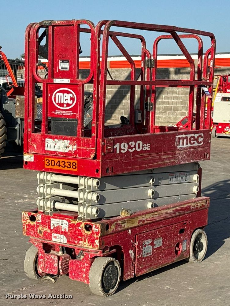 2017 MEC 1930SE scissor lift - DX5687