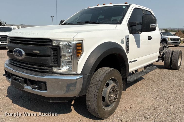 2018 Ford F450 Super Duty XL SuperCab truck cab and chassis - DX8016