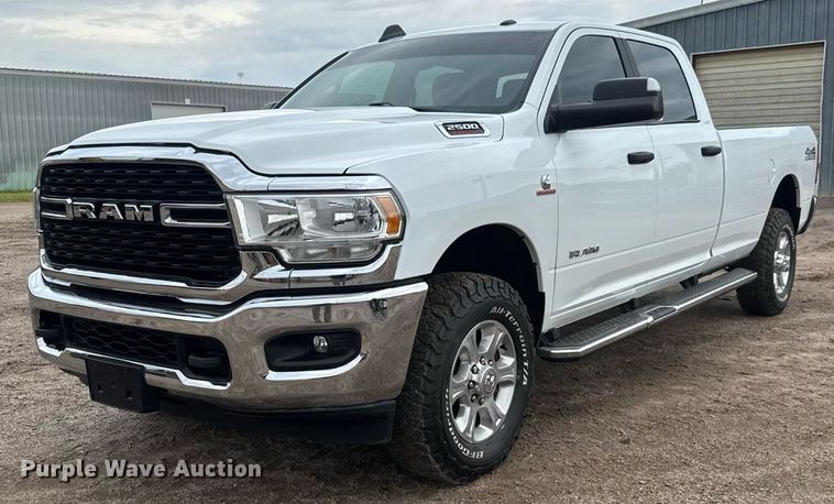 2022 Dodge Ram 2500 Big Horn  Crew Cab pickup truck - DY0429