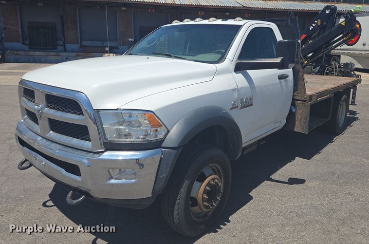 2016 Dodge Ram 4500 flatbed truck - DY0972