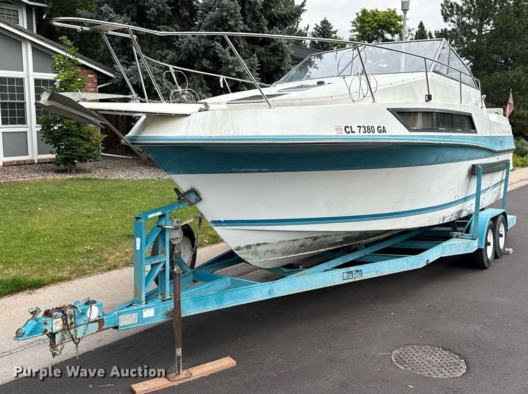 1990 Carver Montego boat - DZ8689