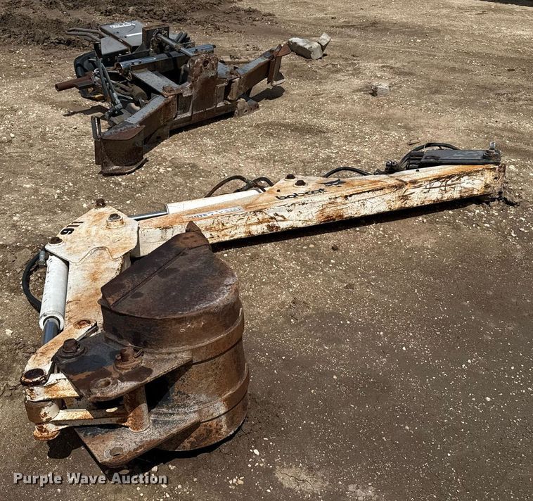 Bobcat 911 skid steer backhoe - DZ8753