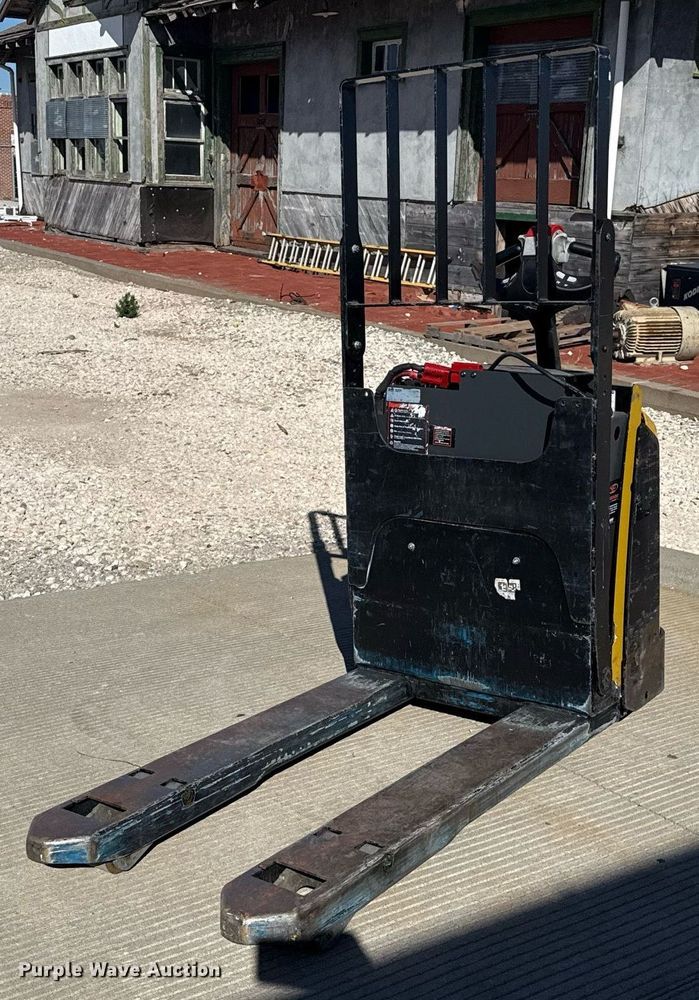 Yale MPB045VG pallet jack - DZ8769