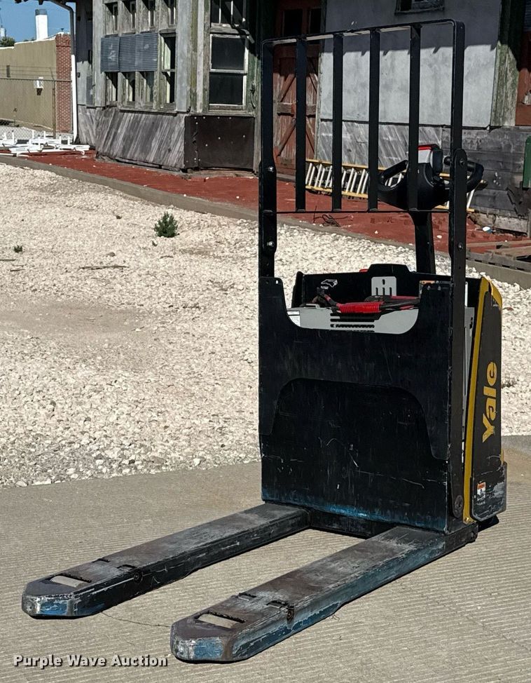 Yale MPB045VG pallet jack - DZ8770