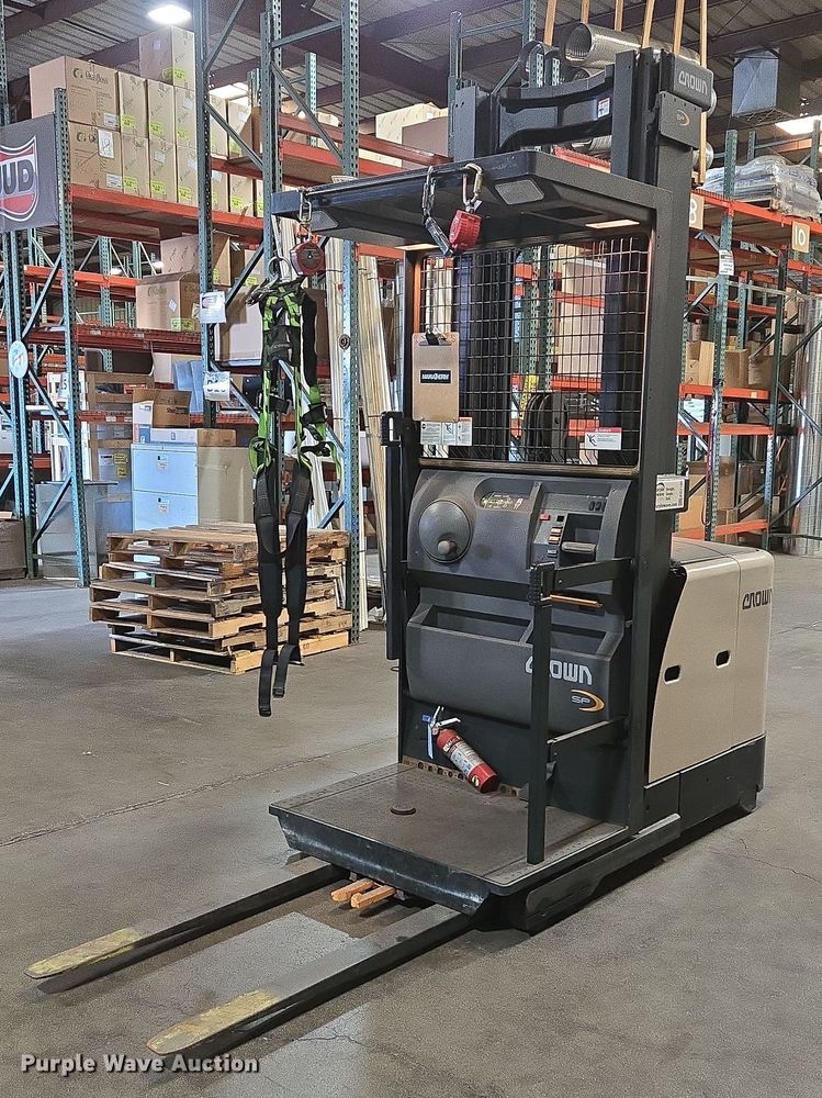 2016 Crown SP3520-30 order picker - EC1100