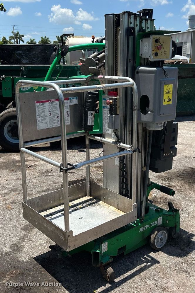 2016 Genie AWP-25S vertical lift - EC3765