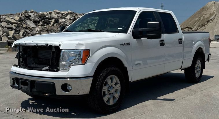 2013 Ford F150 XLT SuperCrew pickup truck - ED1476