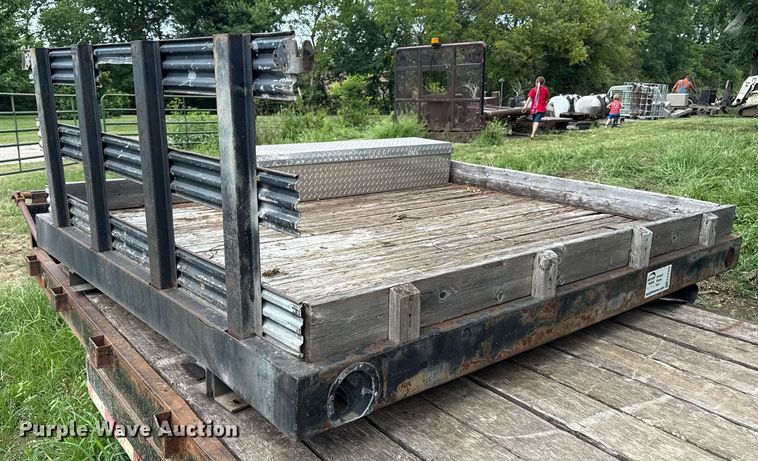(2) flatbeds - ED4356