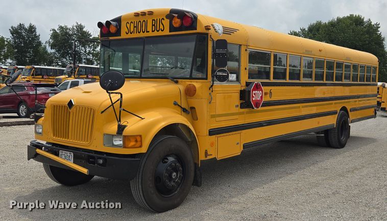 2003 International 3000 school bus - EF1802