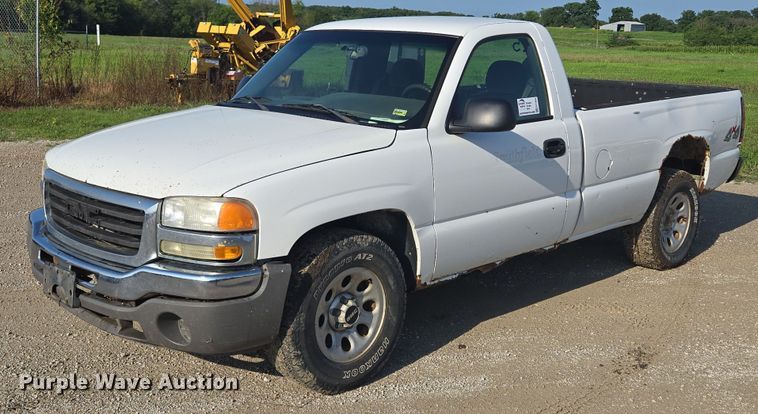 2007 GMC Sierra 1500 SL  pickup truck - EF1804
