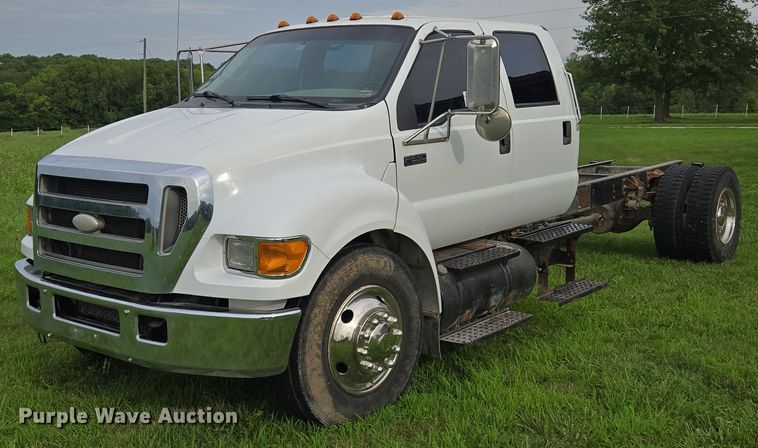 2008 Ford F650 Super Duty  Crew Cab truck cab and chassis - EF1851