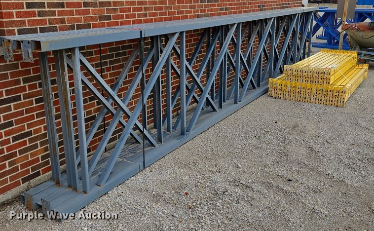 Teardrop pallet racking - EF1866