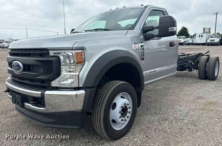 2022 Ford F550 Super Duty truck cab and chassis - EG1020