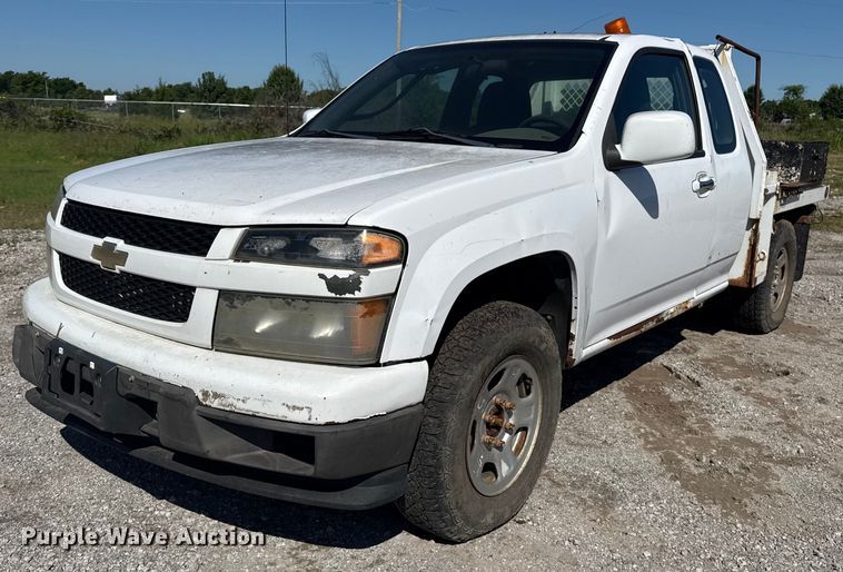2011 Chevrolet Colorado Ext. Cab flatbed pickup truck - EG5869