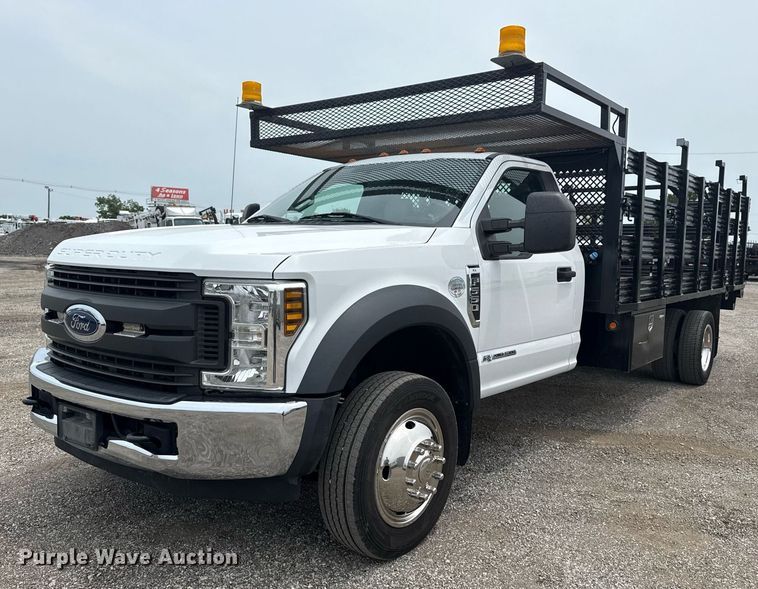 2019 Ford F550 Super Duty flatbed pickup truck - EG6029
