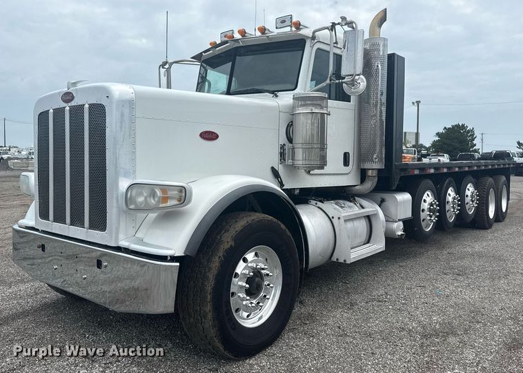 2012 Peterbilt 388 flatbed truck - EG6042