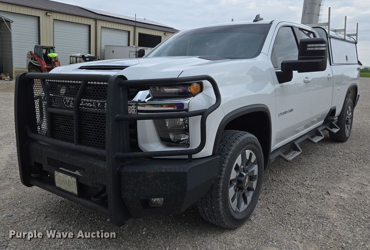 2020 Chevrolet Silverado 2500HD Crew Cab pickup truck - EJ7546