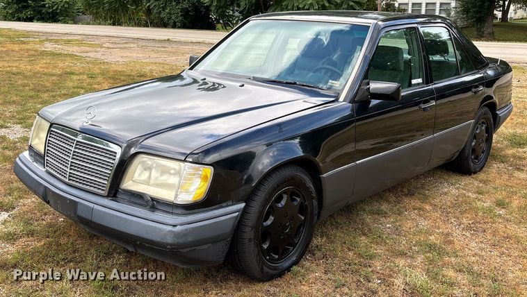 1995 Mercedes-Benz E320  - EJ7624