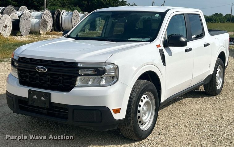 2022 Ford Maverick XL Crew Cab pickup truck - EK8420