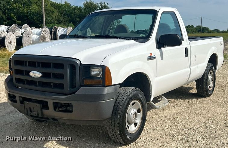 2006 Ford F250 Super Duty XL pickup truck - EK8422