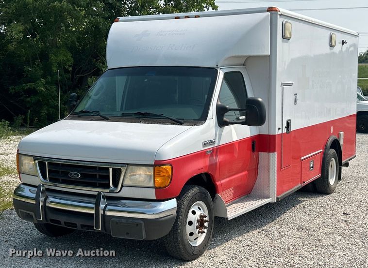 2007 Ford E450 Super Duty emergency response vehicle - EK8453