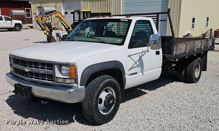 2000 Chevrolet K3500 dump bed pickup truck - EO4564