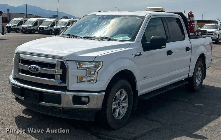 2017 Ford F150 XLT SuperCrew pickup truck - EQ0522