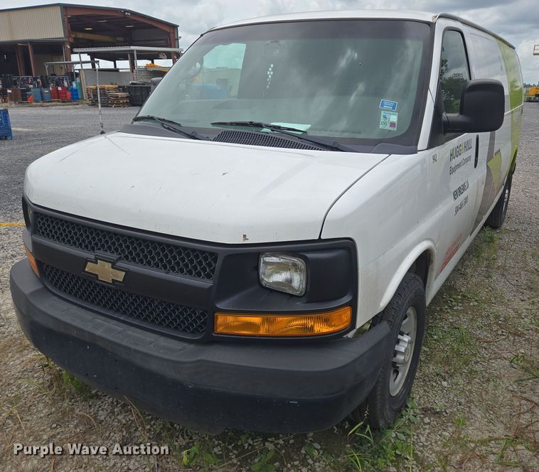 2014 Chevrolet Express van - EQ2617