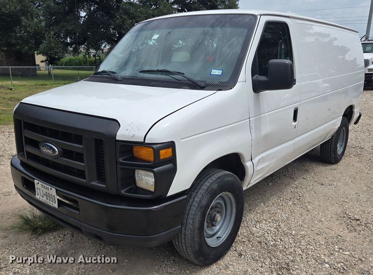 2011 Ford E350 van - EQ4064