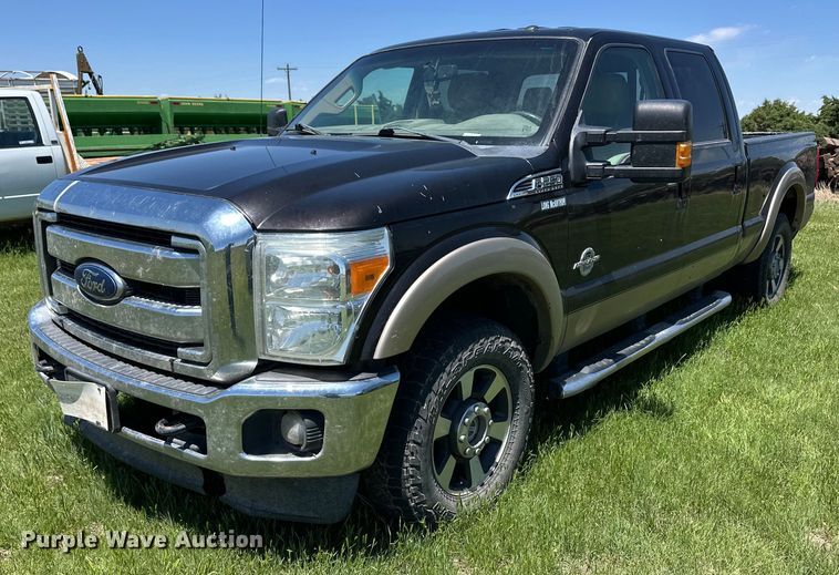 2013 Ford F250 Super Duty Crew Cab pickup truck - EQ4773