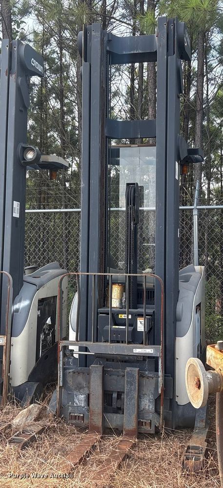Crown RR 5200 Series order picker - ET7002