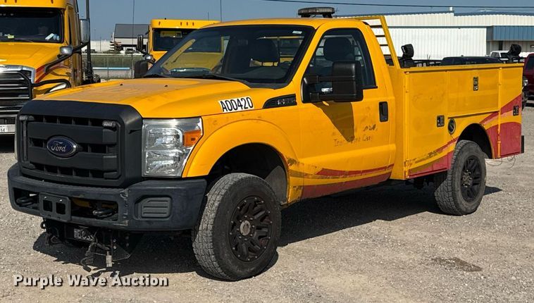 2015 Ford F-350 utility bed pickup truck - EU2067