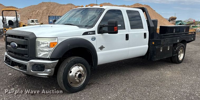 2014 Ford F550 Super Duty Crew Cab flatbed truck - FB9438