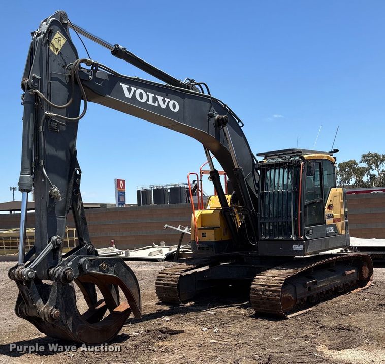 2016 Volvo ECR235EL excavator - DH8654