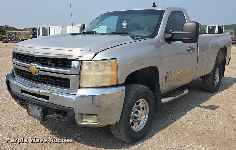 2009 Chevrolet Silverado 2500HD LT pickup truck - DR3848