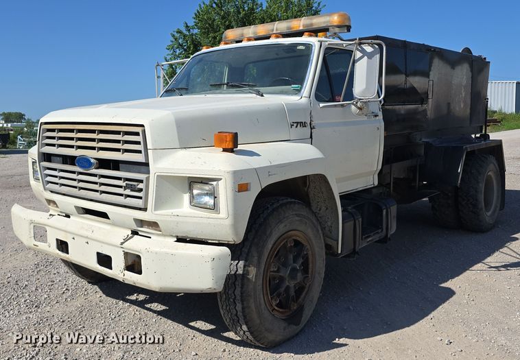 1987 Ford F700 sewer rodder truck - DR3943