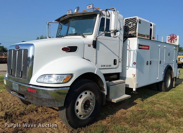 2006 Peterbilt 335 utility / service truck - DS3849