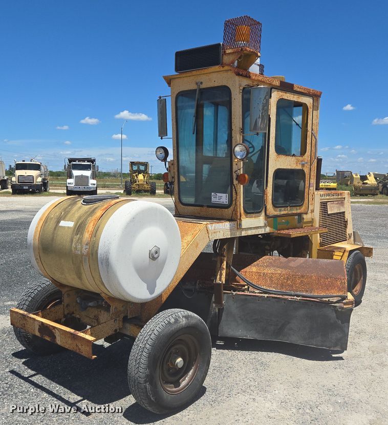 1992 Waldon Sweep Master II broom - DT4959
