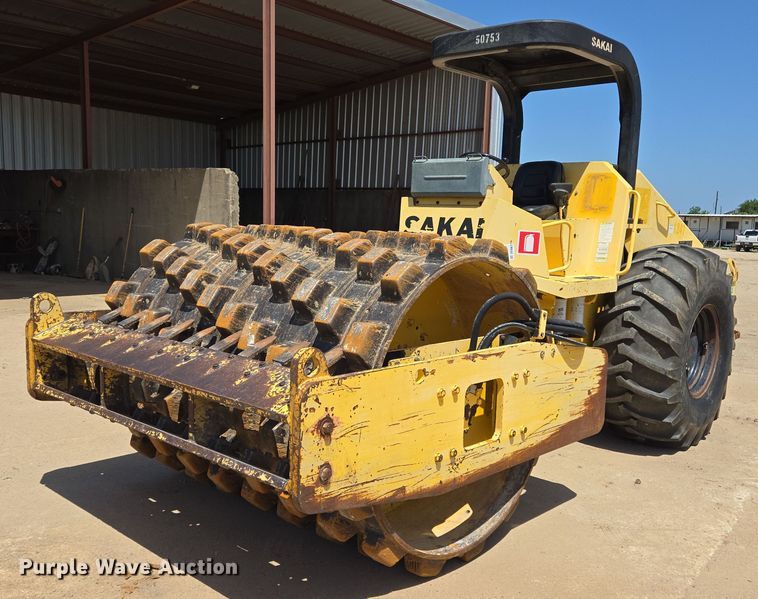 2009 Sakai SV505 single drum vibratory roller - DT4961