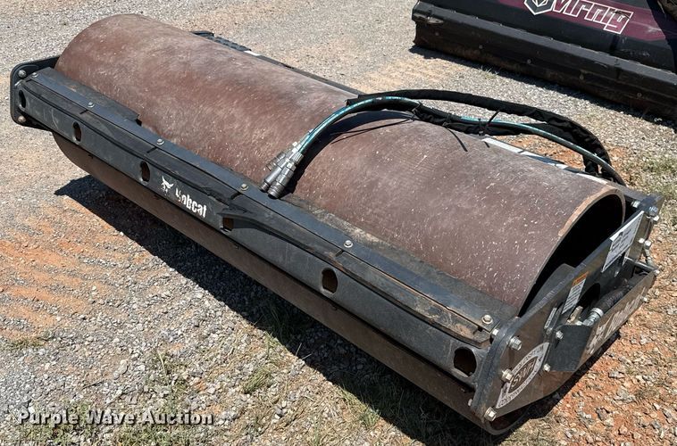 Bobcat skid steer single drum roller - DT6723