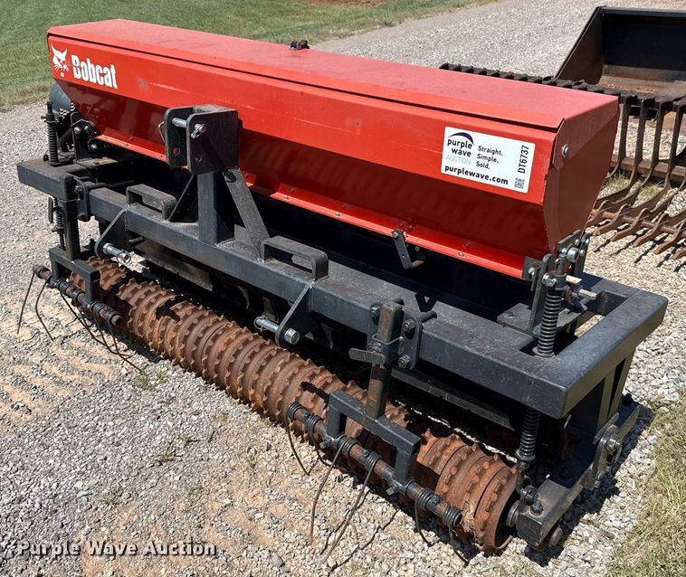 Bobcat Seeder 72SDR seeder - DT6737