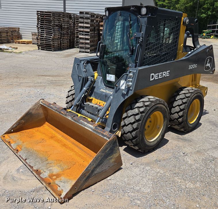 2023 John Deere 320G skid steer loader - DU7922
