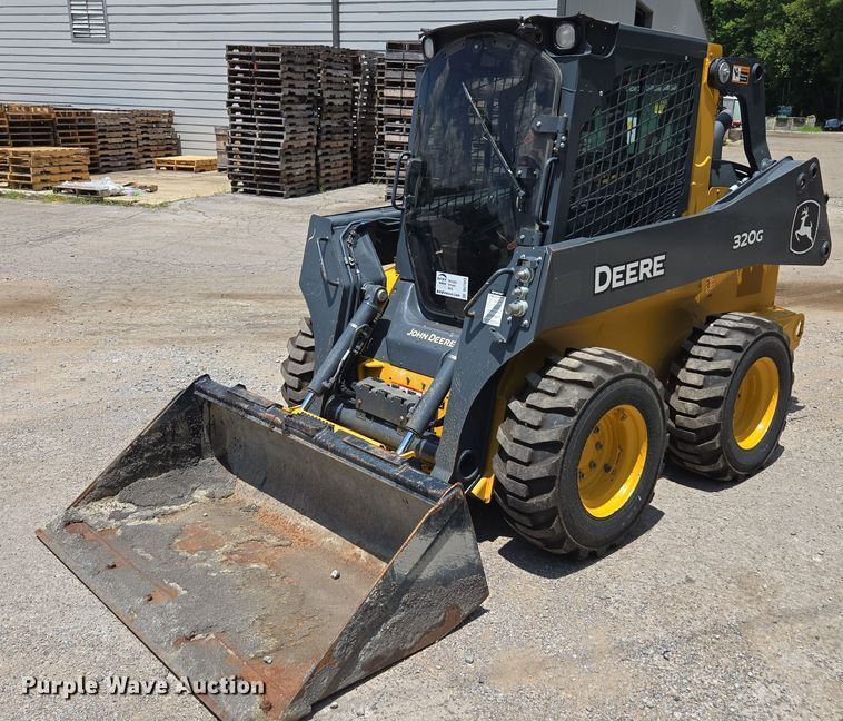 2023 John Deere 320G skid steer loader - DU7923