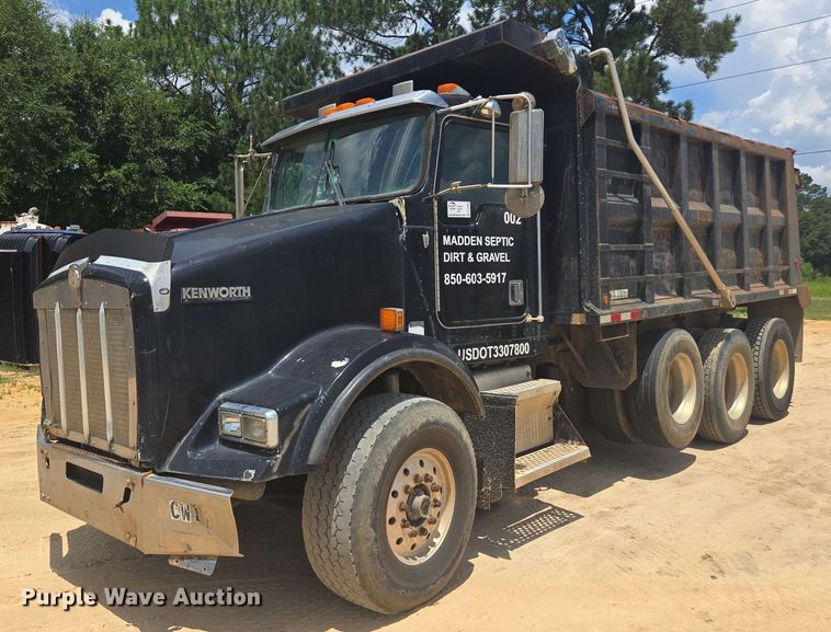 1999 Kenworth T800 dump truck - DU7928