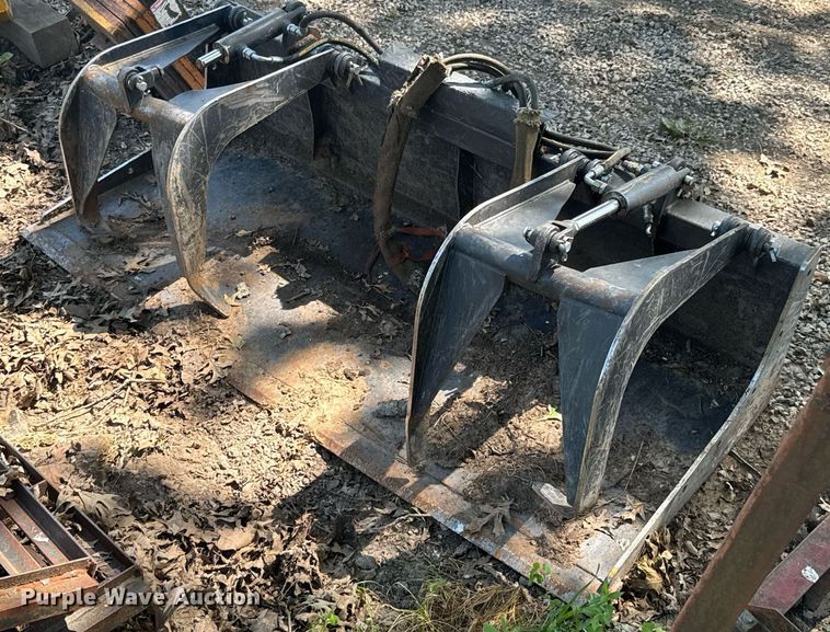 JCT Attachments skid steer grapple bucket - DU9450