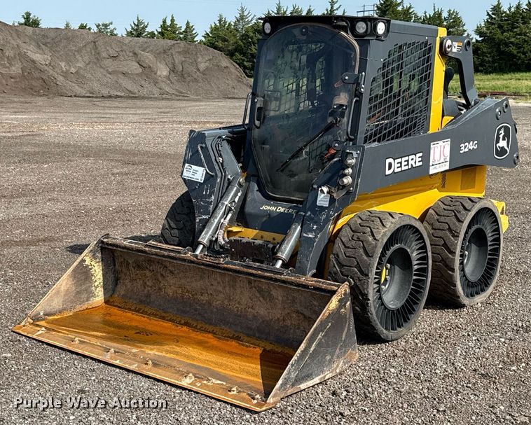 2021 John Deere 324G skid steer loader - DW5168