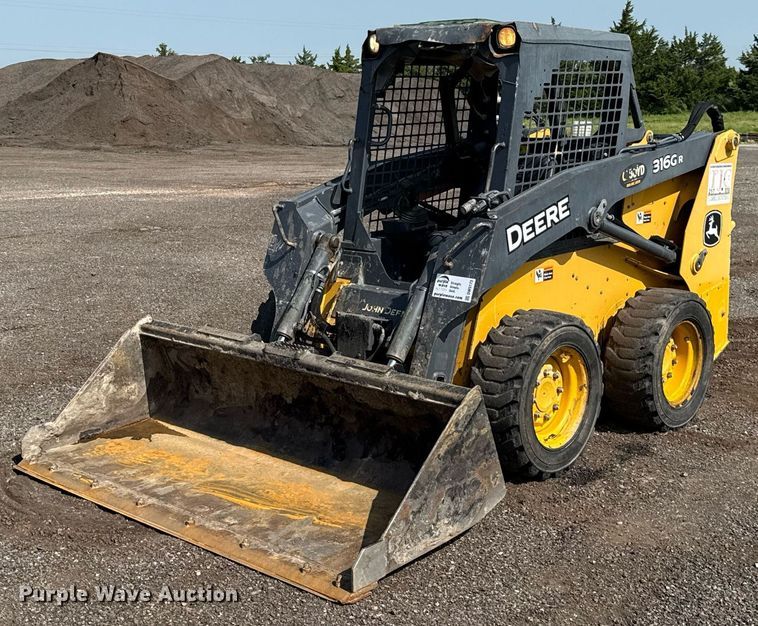 2017 John Deere 316GR skid steer loader - DW5173