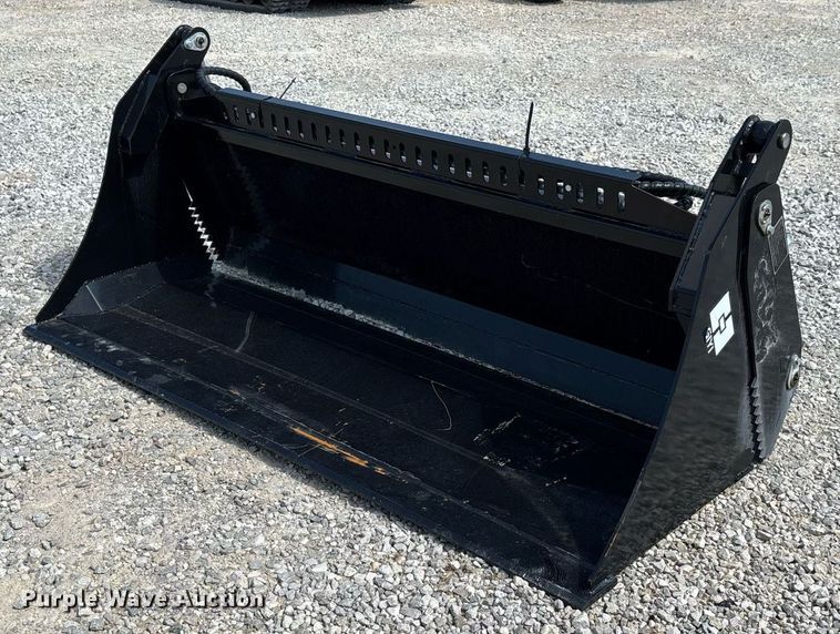 2025 GIYI GY-KH72F four-in-one skid steer bucket - DW7228