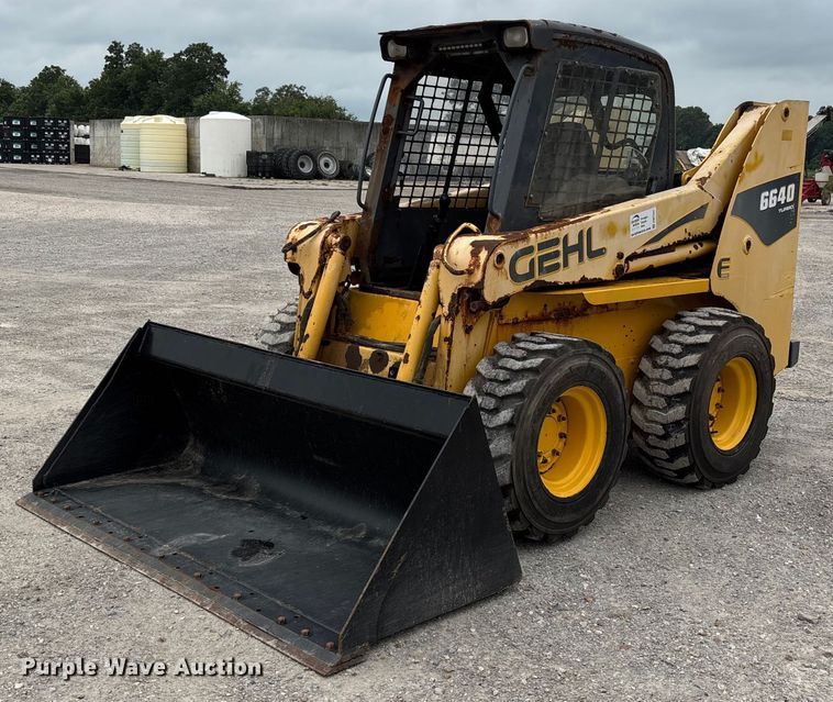 2008 Gehl 6640E skid steer loader - DW7247