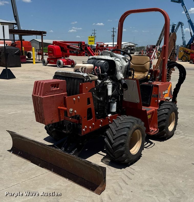 2017 Ditch Witch RT45 trencher - DX5682